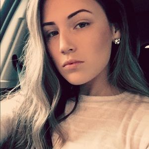 Meet your posher 💋